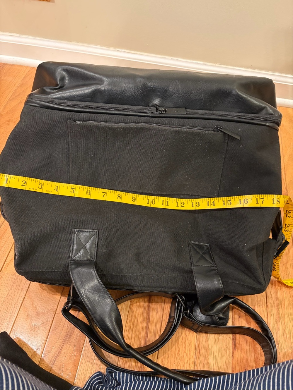 BÉIS The Weekender Bag Black Structured Bottom Compartment Laptop Sleeve - Picture 14 of 15